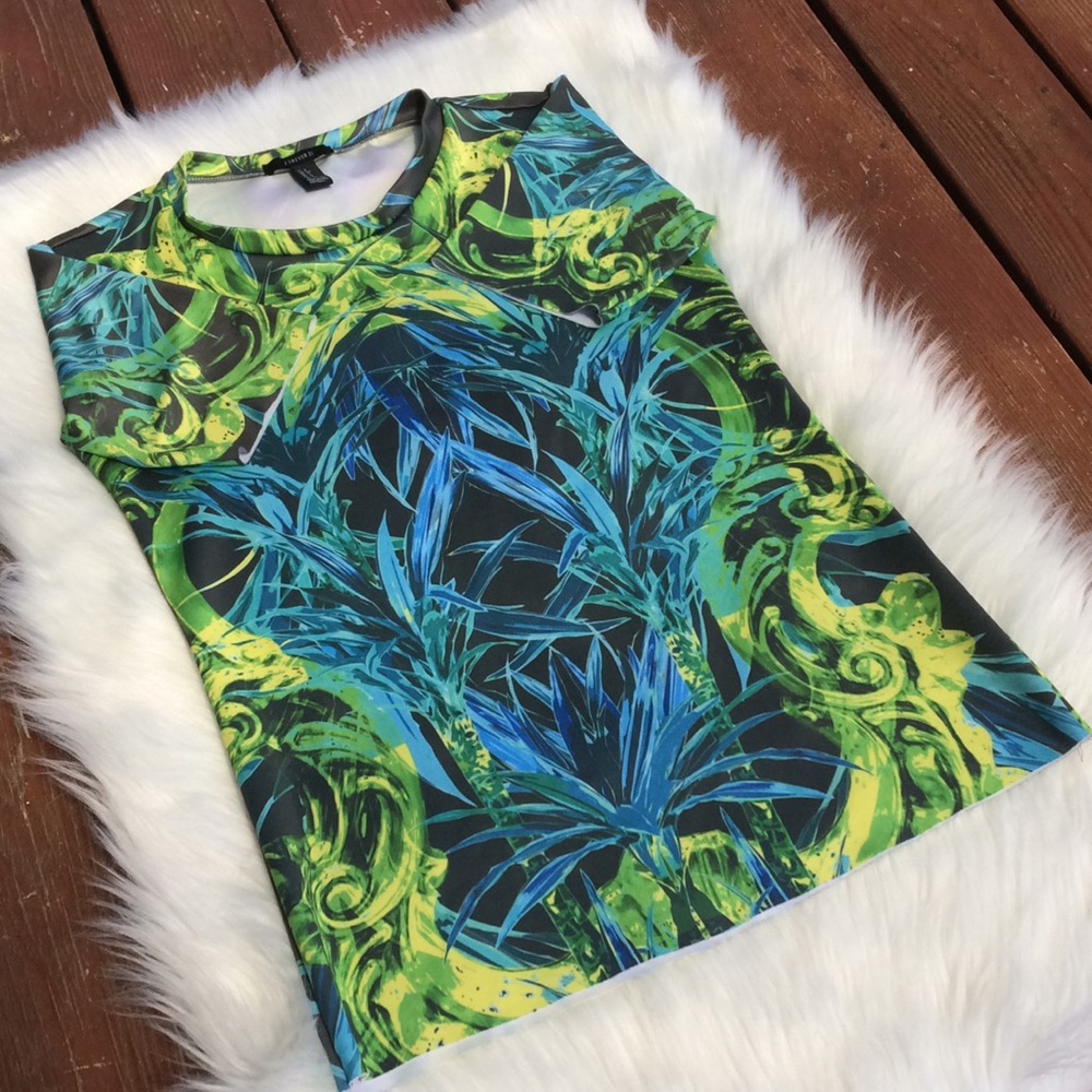 Forever 21 Blue and Green retro shirt